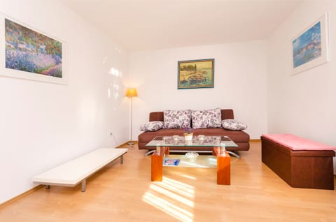 Apartment Violet - Unit 1486-61