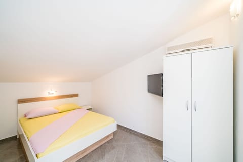 Apartment and Rooms Mato - Unit 1822-61