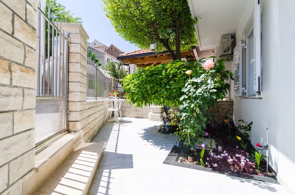 Apartment and Rooms Mato - Unit 1823-61 - Croatia