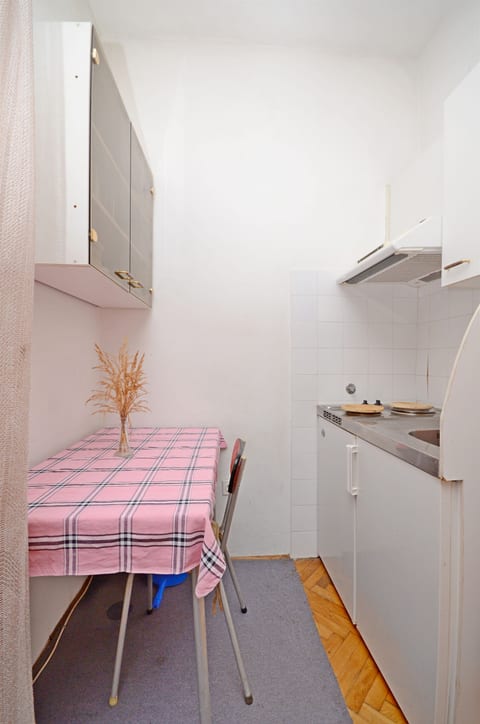 Apartment and Rooms Angela - Unit 1845-61