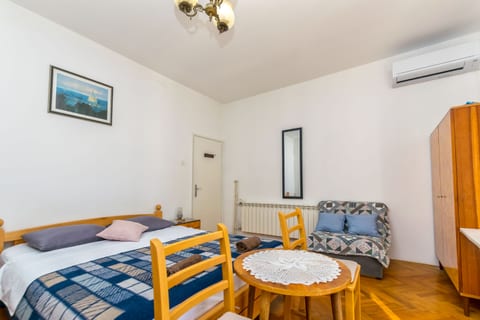 Apartment and Rooms Angela - Unit 1845-61