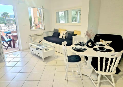 Apartment Damir - Unit 1963-61
