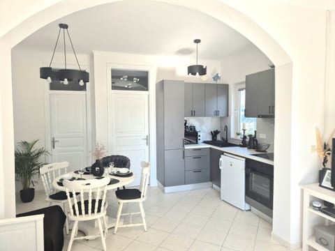 Apartment Damir - Unit 1963-61