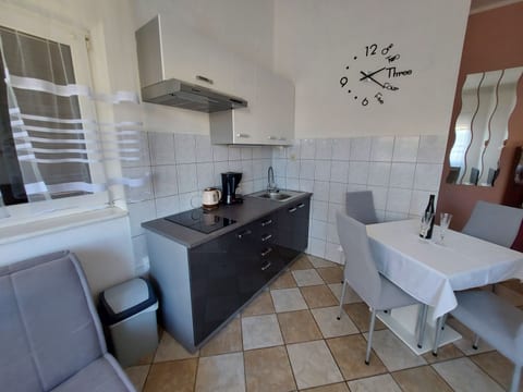 Apartments Bernarda - Unit 1974-61
