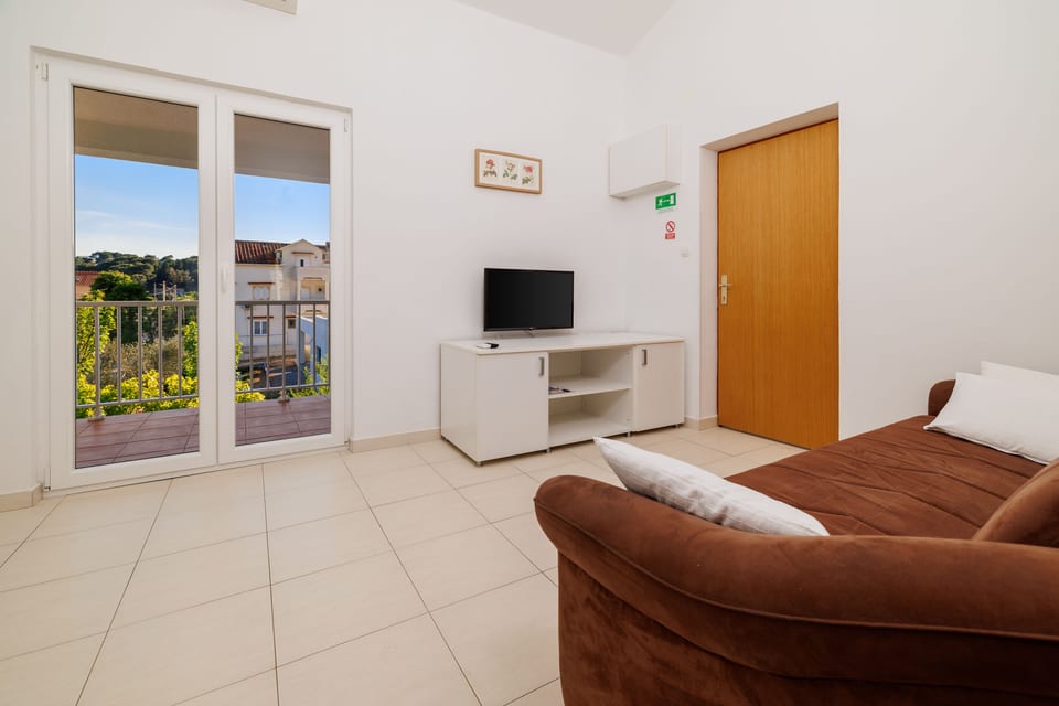 Apartments Biserka - Unit 46095-61