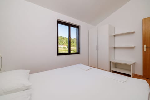Apartments Biserka - Unit 46097-61