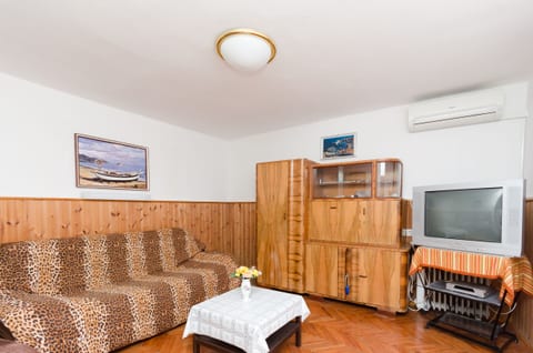 House Laura - Unit 46144-61