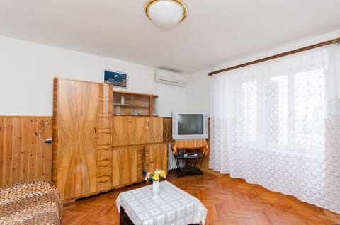 House Laura - Unit 46144-61