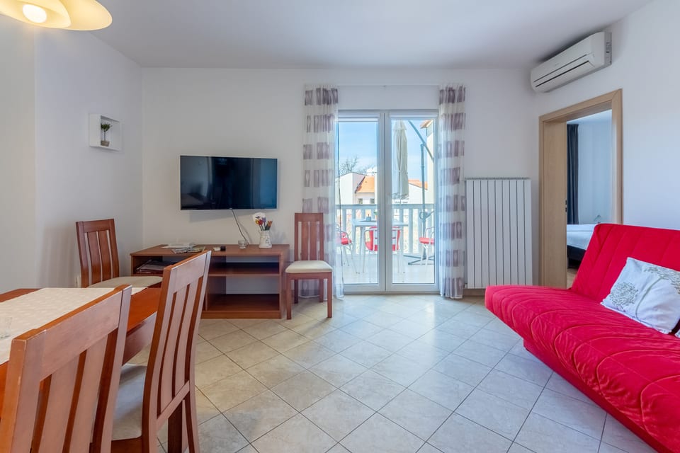 Apartments Vesna - Unit 46179-61