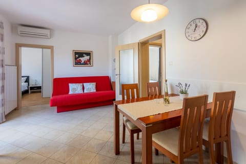 Apartments Vesna - Unit 46179-61