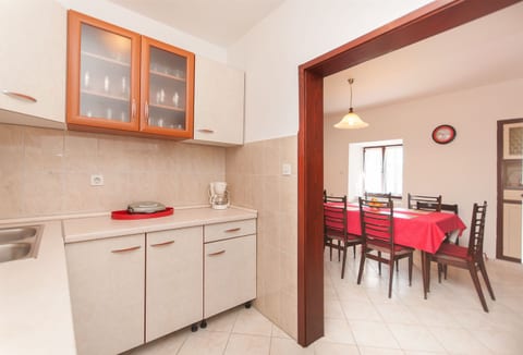House Anton - Unit 46270-61