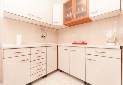 House Anton - Unit 46270-61