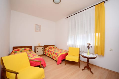 Apartments Mirela - Unit 46279-61