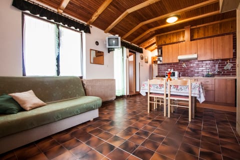 Apartment Armando - Unit 46293-61