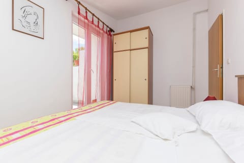 Apartments Miroslava - Unit 46541-61