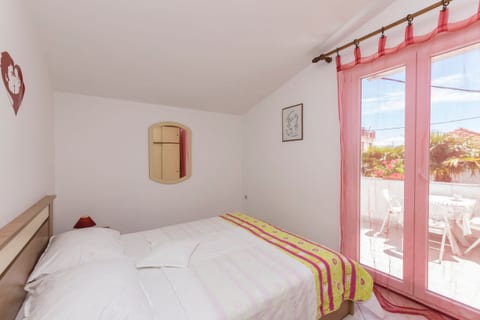 Apartments Miroslava - Unit 46541-61