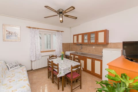 Apartments Miroslava - Unit 46543-61