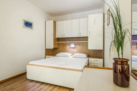 Apartments Konta City center - Unit 46650-61