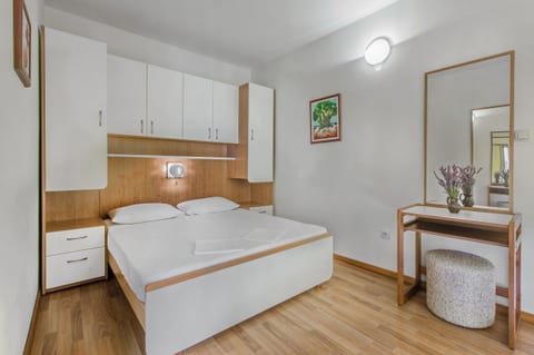 Apartments Konta City center - Unit 46651-61