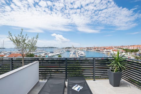 Apartments and Rooms Mare - Unit 46654-61