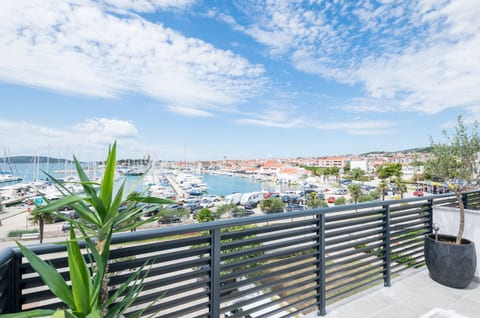 Apartments and Rooms Mare - Unit 46655-61