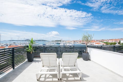 Apartments and Rooms Mare - Unit 46655-61