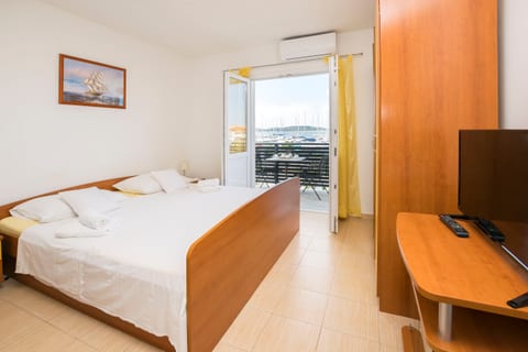 Apartments and Rooms Mare - Unit 124481-15