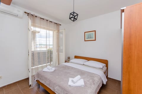 Apartments and Rooms Mare - Unit 211497-16