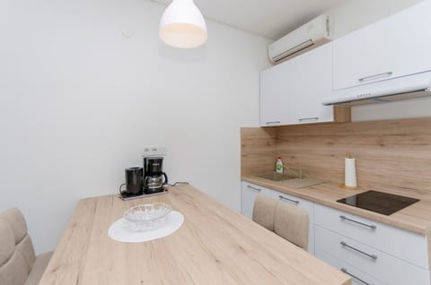 Apartments and Rooms Mare - Unit 211497-16