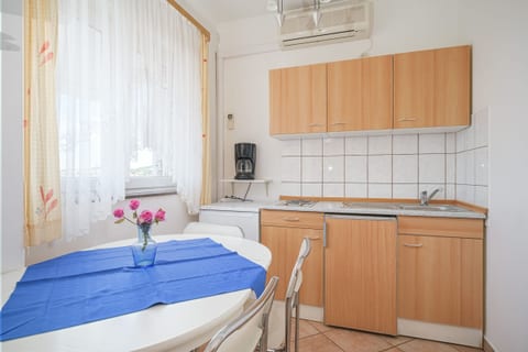 Apartments Milka - Unit 46676-61