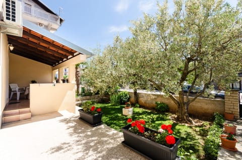 Apartments Ante - Unit 46682-61