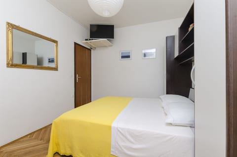 Apartments Nediljka - Unit 46920-61