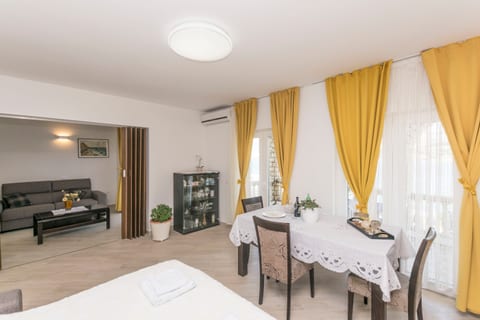 Apartments Tina Sea View - Unit 46936-61