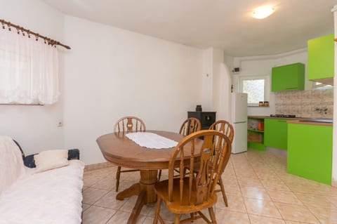 House Tiana - Unit 46963-61