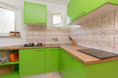 House Tiana - Unit 46963-61