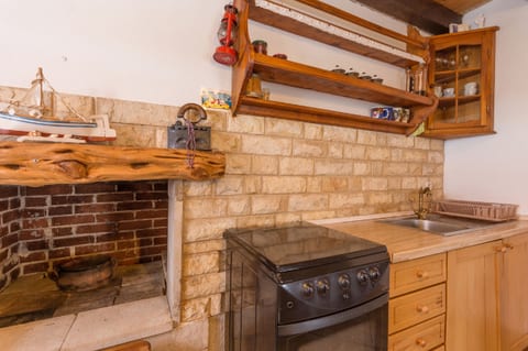 House Jure - Unit 46968-61