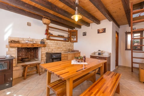 House Jure - Unit 46968-61