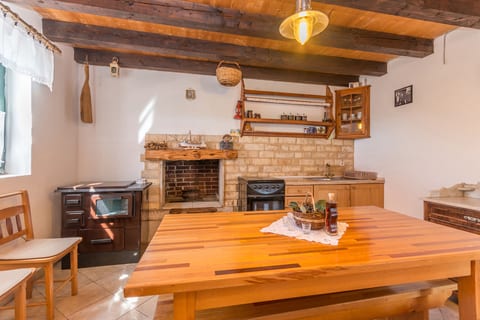 House Jure - Unit 46968-61