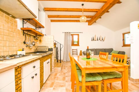 House Sarah - Unit 46974-61