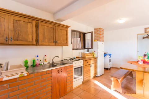House Otusi - Unit 46996-61
