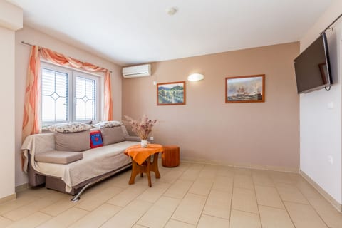 Apartments Ana - Unit 47066-61