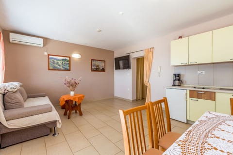 Apartments Ana - Unit 47066-61