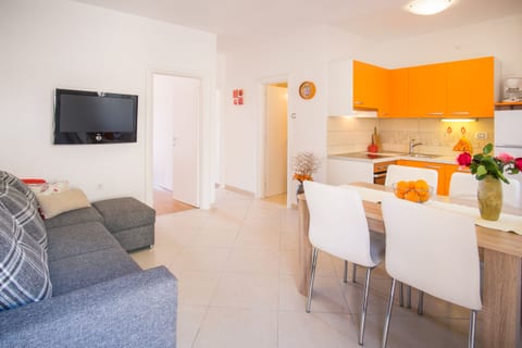 Apartments Skomeršić - Unit 47082-61