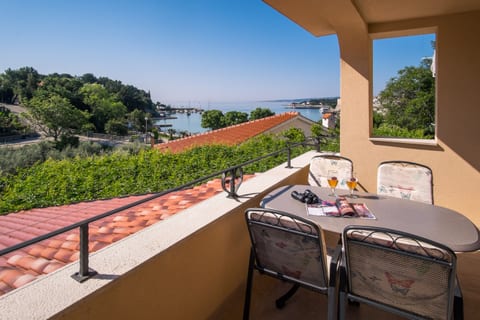 Apartments Skomeršić - Unit 47084-61