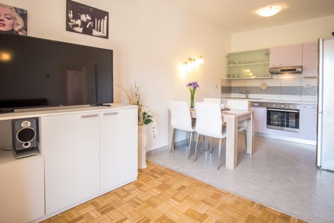 Apartments Skomeršić - Unit 47084-61