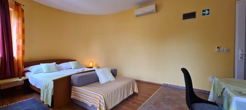 Apartment Nikola - Unit 47135-61