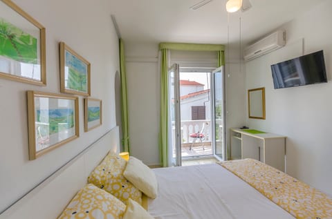 Apartments and Rooms On the Beach - Unit 47183-61