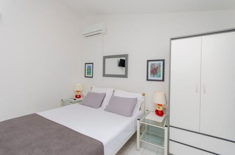 Apartments and Rooms On the Beach - Unit 47187-61