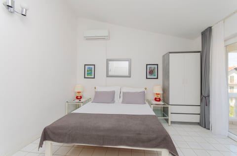 Apartments and Rooms On the Beach - Unit 47187-61