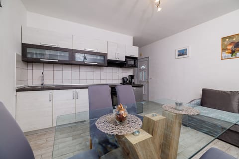 Apartments Toni - Unit 47315-61
